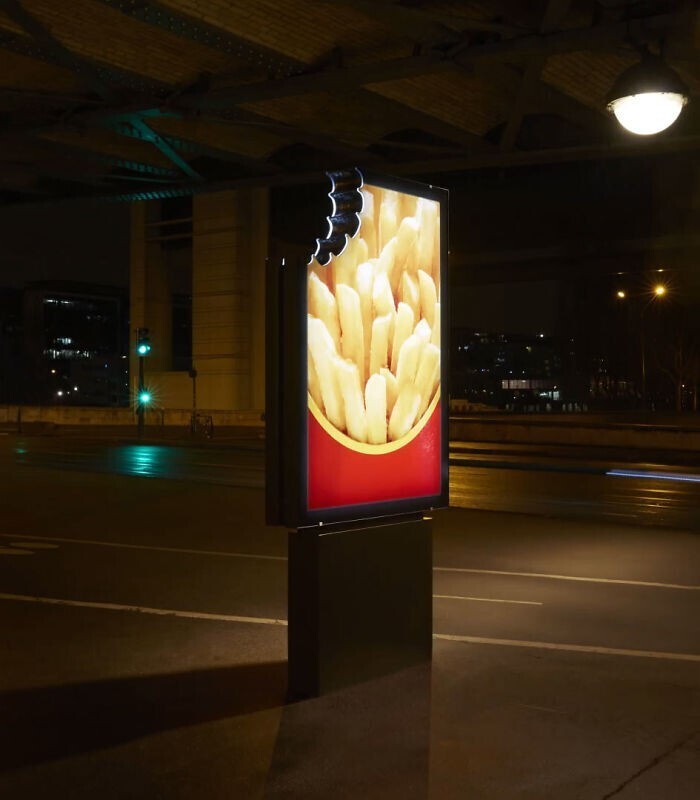 McDonald’s запустил забавную уличную рекламу
