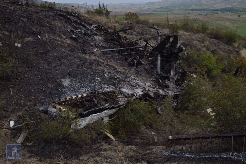 Минобороны Армении показало кадры уничтожения азербайджанского вертолета