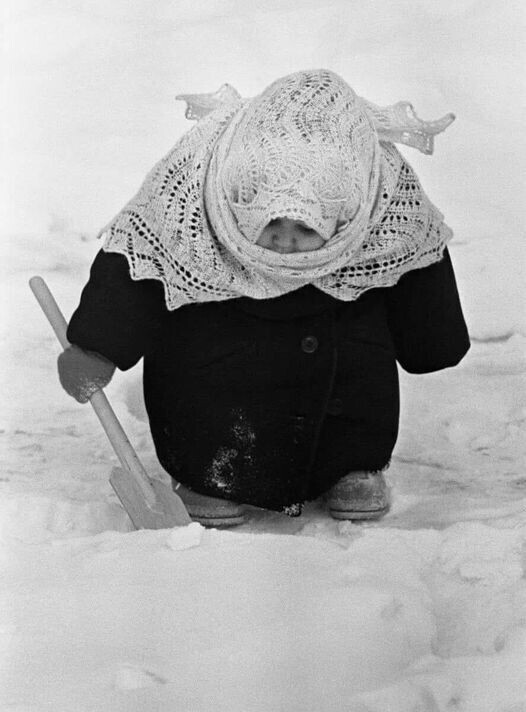 Этот снимок был сделан в 1961-м году 22-летним тогда фотографом Владимиром Лагранжем мимоходом в центре Москвы.