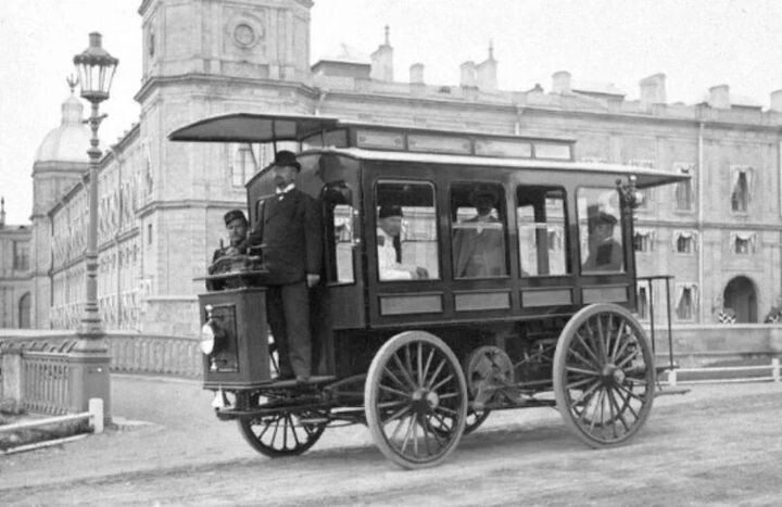 Кстати, первый русский электробус тоже был создан Романовым