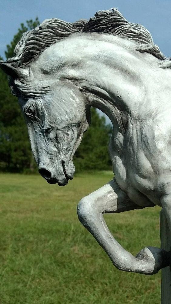 22 лошадиные скульптуры, которые вызовут улыбку и восторг