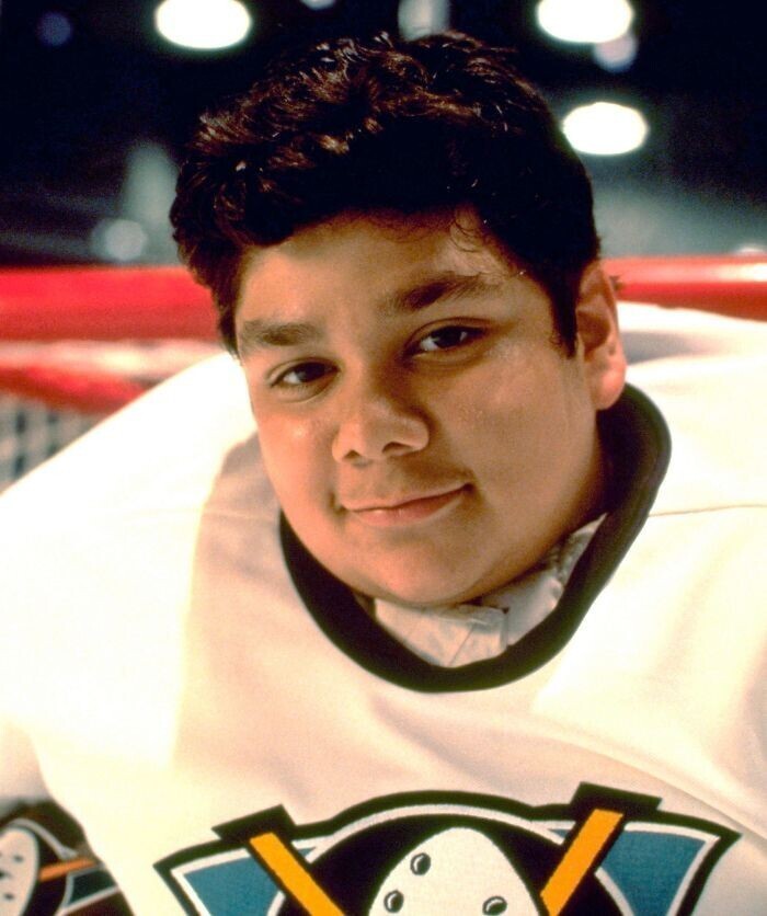 Если ваше детство прошло в 90-е, то вы наверняка видели фильм «Могучие утята», про детскую хоккейную команду