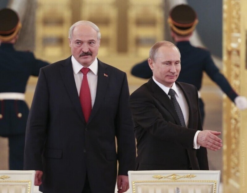 США и ЕС отказались от санкций против Лукашенко и позвали Путина. Что происходит в Белоруссии