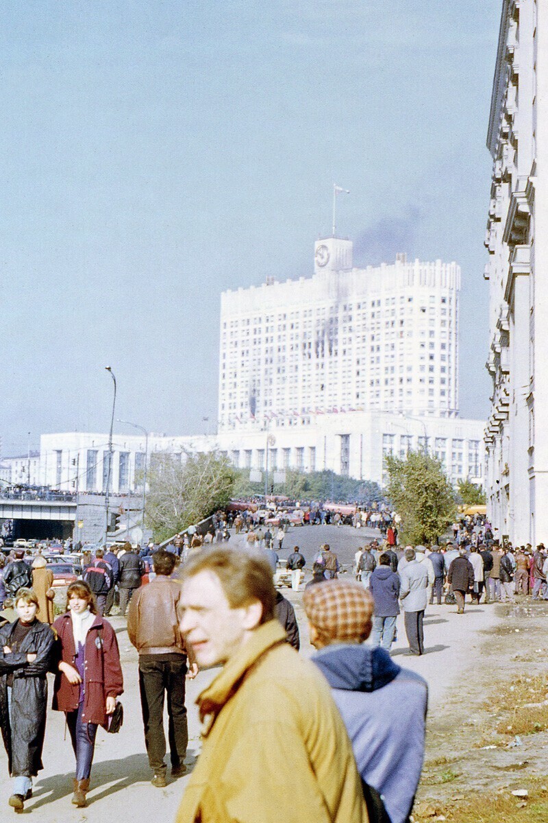 3 октября 1993 г., 27 лет назад, противостояние Парламента и Президента в Москве