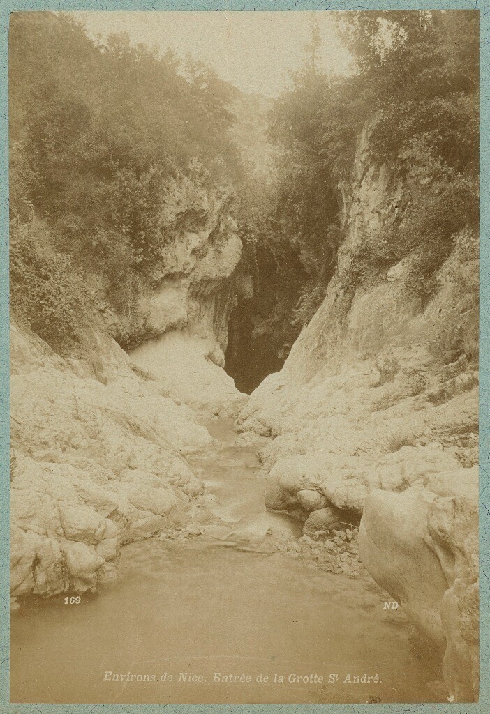 Вход в пещеру Сан-Андреас