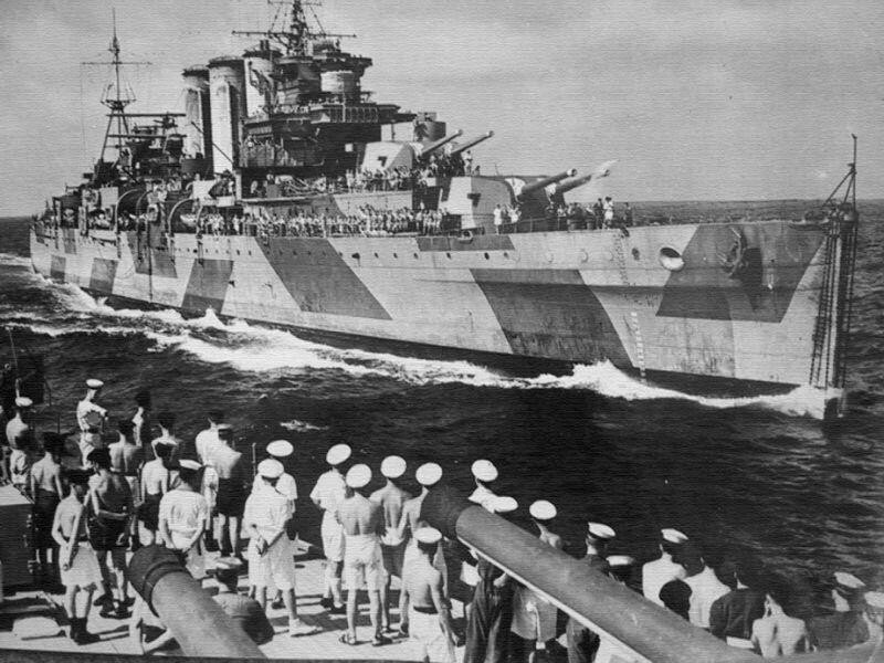 Английский тяжелый крейсер «Девоншир» (HMS Devonshire) в Средиземном море. 1940—1941 годы.