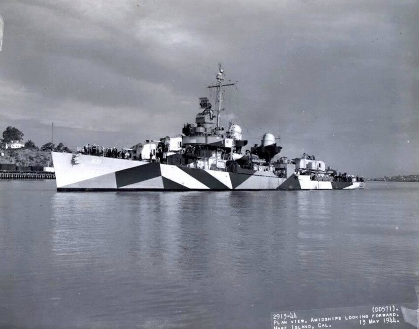 USS Claxton (DD 571) off the Mare Island Navy Yard, 13 May 1944.
