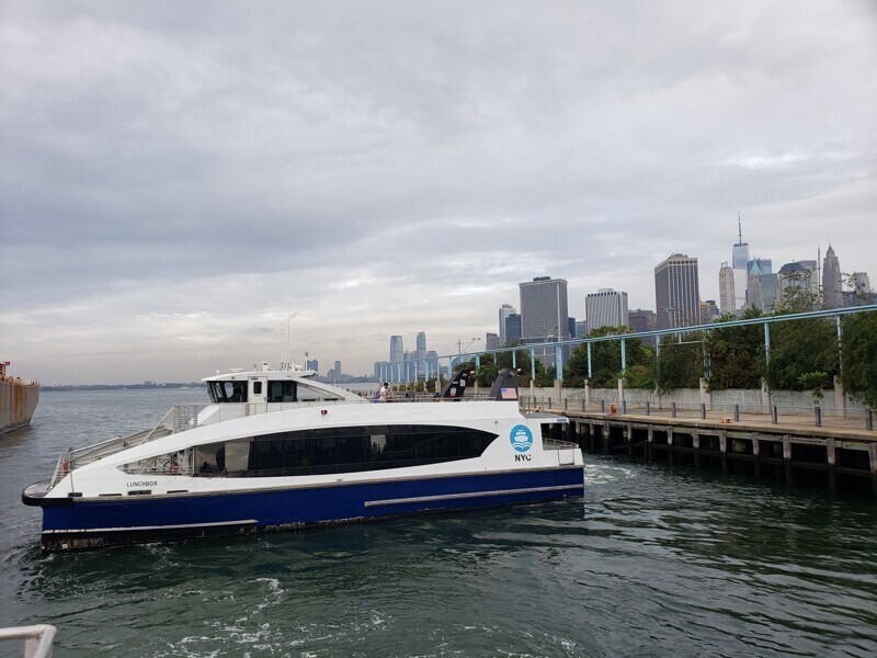 Паромы Нью Йорка ( NYC Ferry) или как за $2.75 посмотреть город Нью Йорк со стороны реки Гудзон