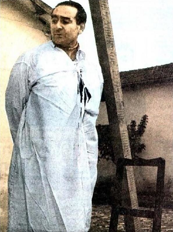 Аднан Мендерес (Турция, премьер-министр (1950—1960). Свергнут в ходе военного переворота, арестован и приговорён военным трибуналом к смертной казни за нарушение конституции. Повешен на острове Имралы