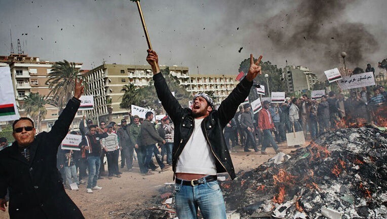 Ливийцы устроили митинг перед штаб-квартирой МВД ПНС