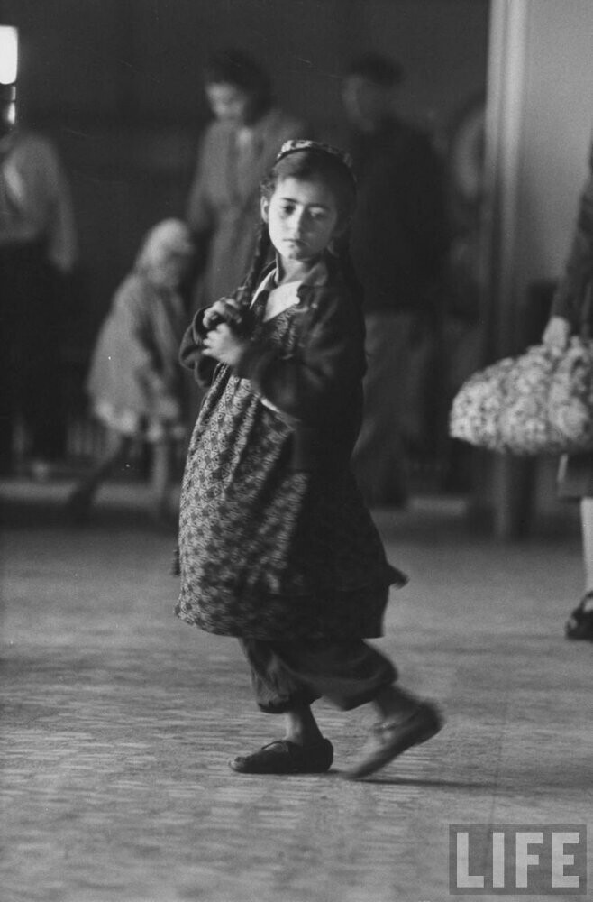 Девочка в ташкентском аэропорту