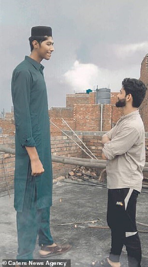 Пакистанский гигант станет самым высоким в мире игроком в крикет