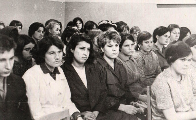 2 октября 1970 года. Томск. Комсомольцы 22-го цеха электролампового завода на Ленинском уроке.
