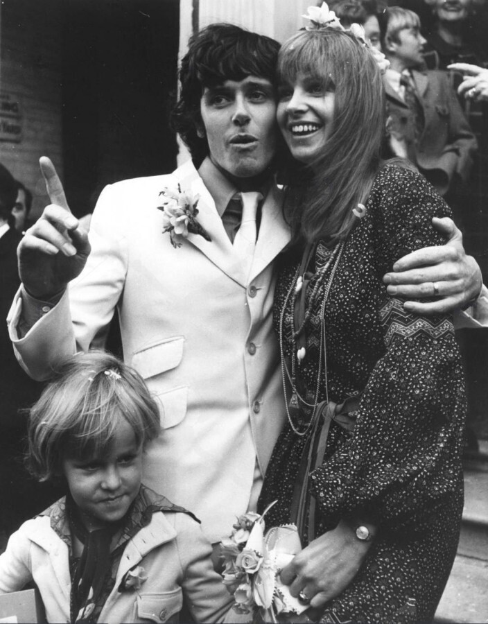 2 октября 1970 года. Лондон. Свадьба шотландского музыканта Донована и Линды Лоуренс. Мальчик на снимке - сын Линды Лоуренс и Брайана Джонса.