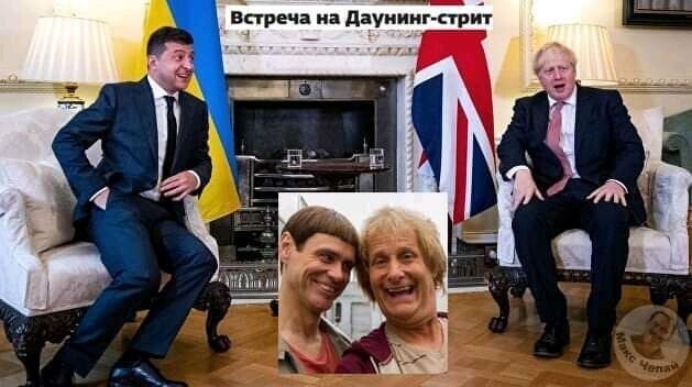 Тупой и ещё тупее. Один даёт кредит, второй радуется.