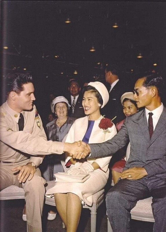 Король рок-н-ролла встречается с королем Таиланда, 1960 год.