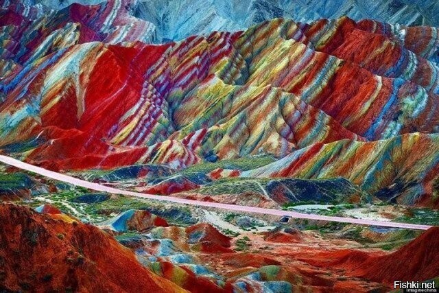 Настоящие краски: Радужные горы в Китае