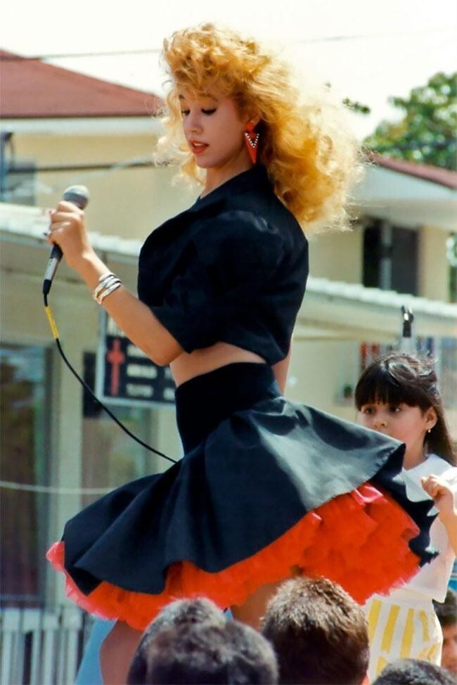 Стиль 80-х и 90-х в ярких фотографиях модниц тех лет