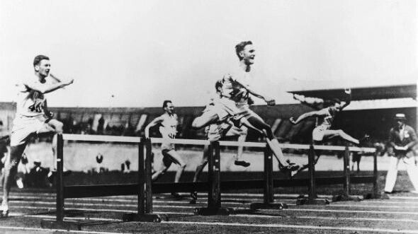 1928г. — Первый запрет допинга в спорте