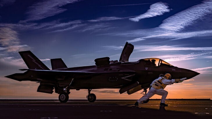 Палубный истребитель F35. (Фото Kyle Heller):