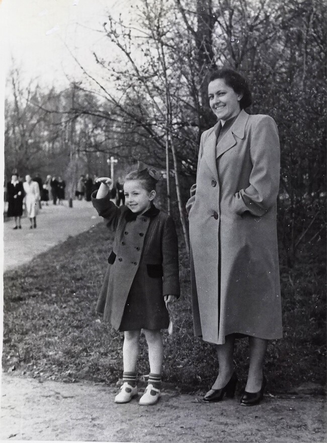 Две модницы 1951 год, Иркутск