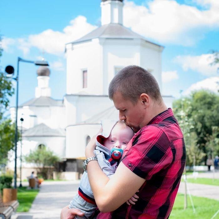 Как отец из Волгограда стал в одиночку воспитывать ребенка с синдромом Дауна