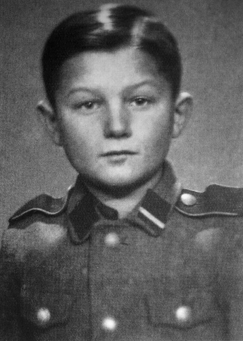 Алекс Курзем: еврейский мальчик воспитанный нацистами