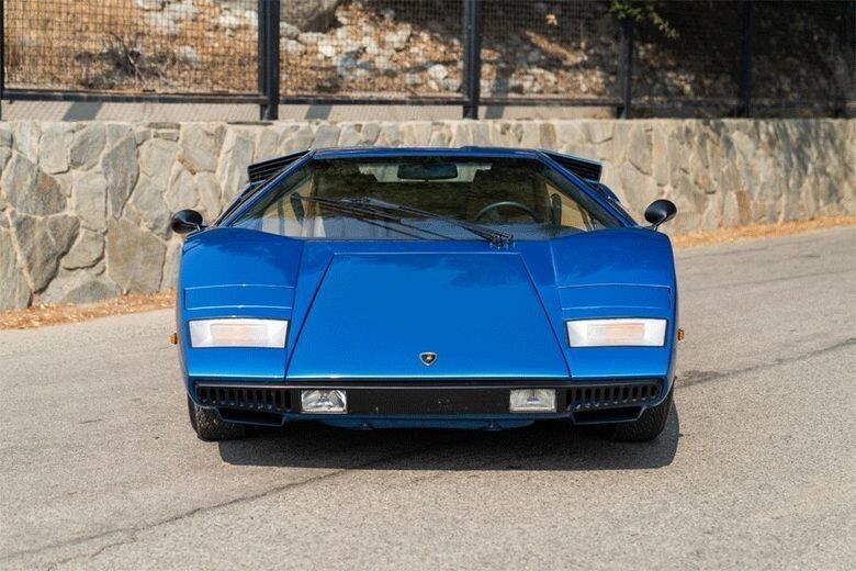Редкий Lamborghini с «перископом» на крыше продадут с аукциона