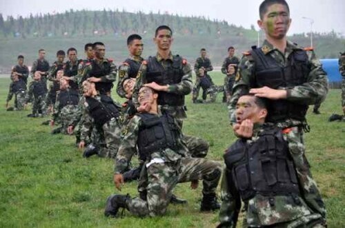 Безумно жуткая подготовка китайской военизированной полиции