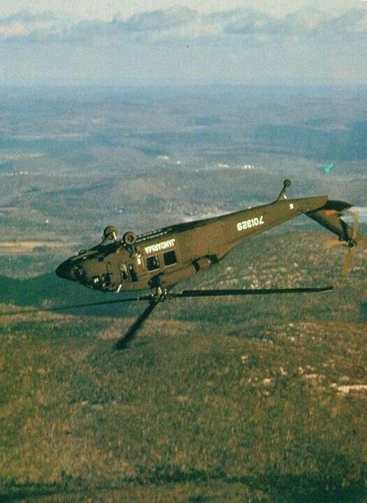Турки впервые выполнили мёртвую петлю на вертолёте Блэкхок. 1983 год.