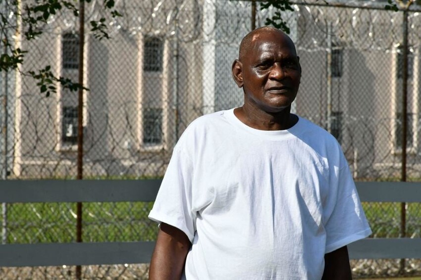 Житель Луизианы, приговоренный к пожизненному за кражу ножниц, вышел по УДО