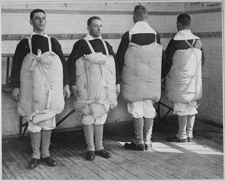 Спасательные жилеты американских моряков - 1917 год