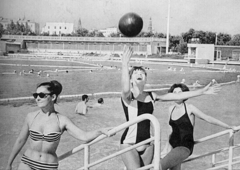 В бассейне Москва, 1967 год