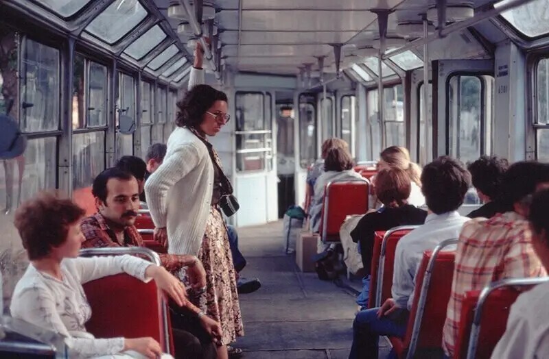 В трамвае, Ленинград, 1979 год