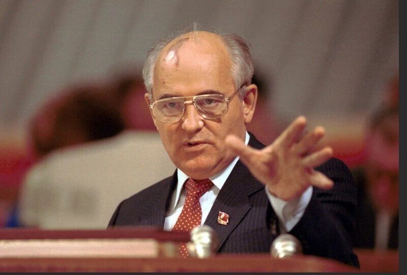 21 октября 1980 года Михаил Горбачев был введен в Политбюро ЦК КПСС