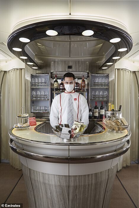 Самолеты Emirates открывают СПА-салоны для VIP-пассажиров