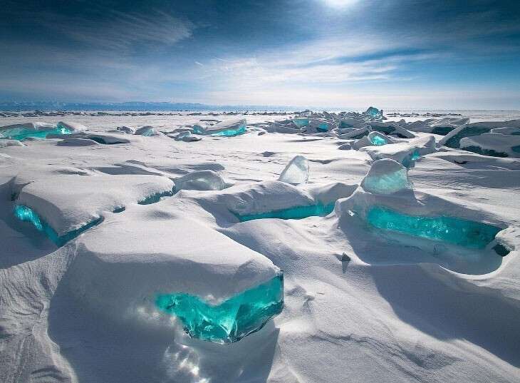 «Байкальское сокровище». Этот снимок снежных торосов со льдом. (Фото Alexey Trofimov/Royal Meteorological Society’s Weather Photographer of the Year Awards):