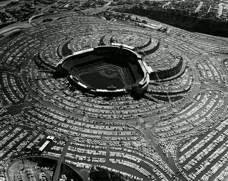 Парковка у стадиона "Доджер", Лос-Анджелес, 60-е...