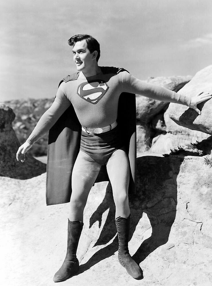 В первых двух фильмах про Супермена (1948 год) главную роль исполнял Кирк Элин