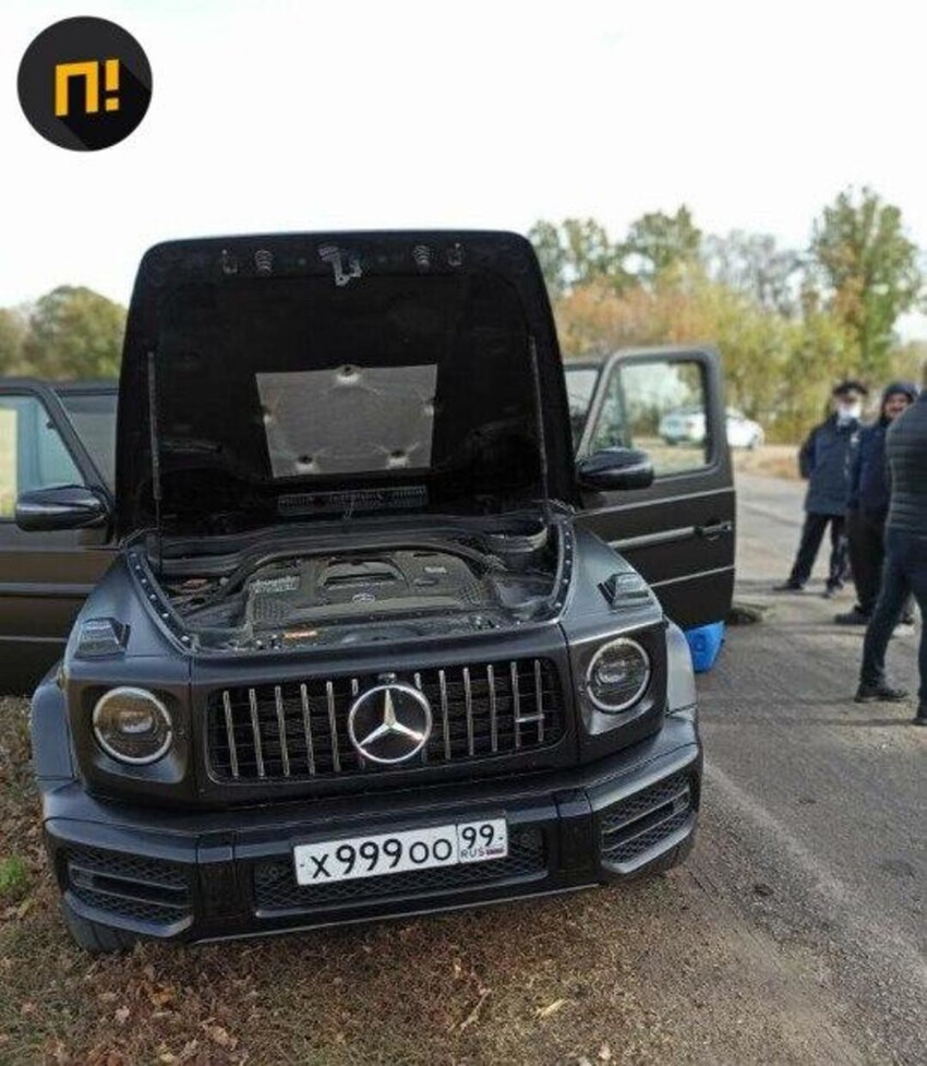 Под Воронежем обнаружили в Mercedes G-Class чемодан денег, оружие и липовую "ксиву"