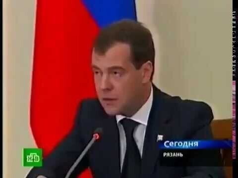 Медведев жестко высказался о тех, кто носит маски 