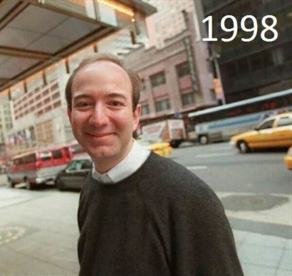Богатейший человек мира  ($200 млрд) основатель Amazon Джефф Безос, 1998 год