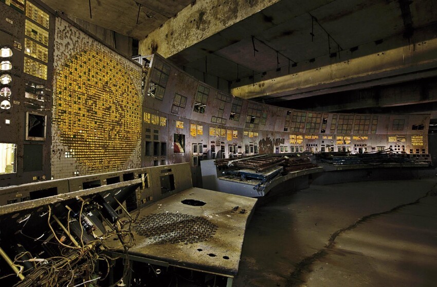 Так выглядит пульт управления 4-м энергоблоком на Чернобыльской АЭС в наши дни