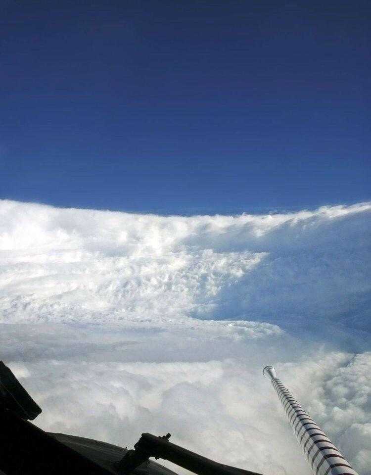 Фотография, сделанная из центра урагана