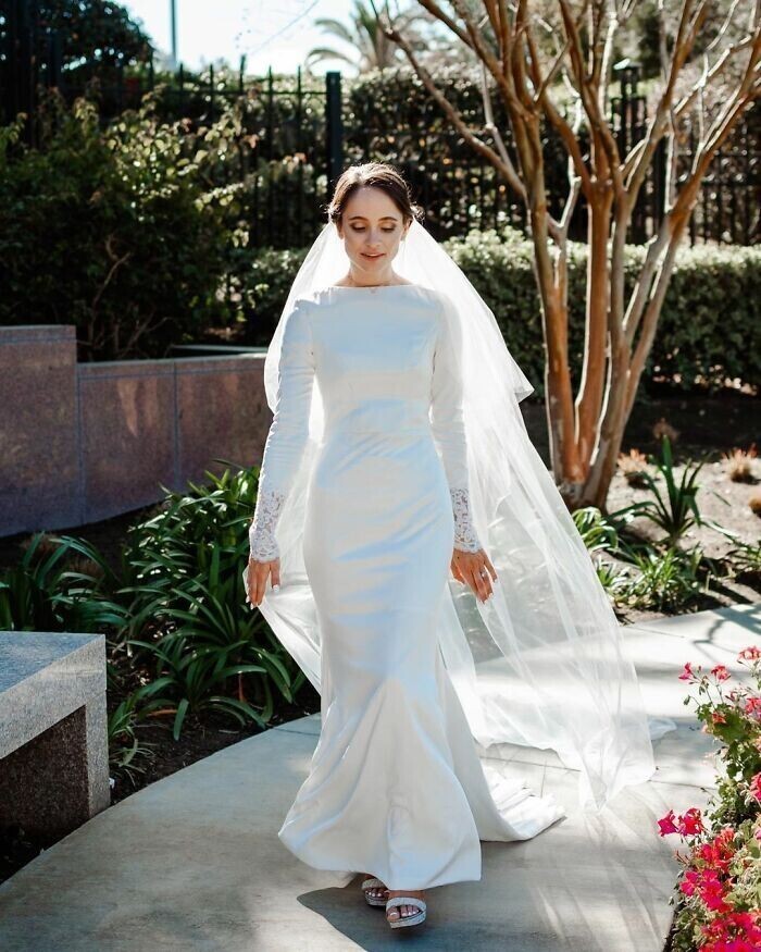 22. "Эта невеста сшила платье сама и выглядела в нем просто божественно"