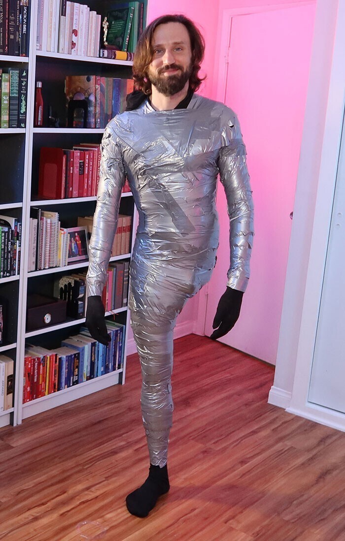 Хэллоуинские костюмы Джоша Сандквиста - знаменитого одноногого парня