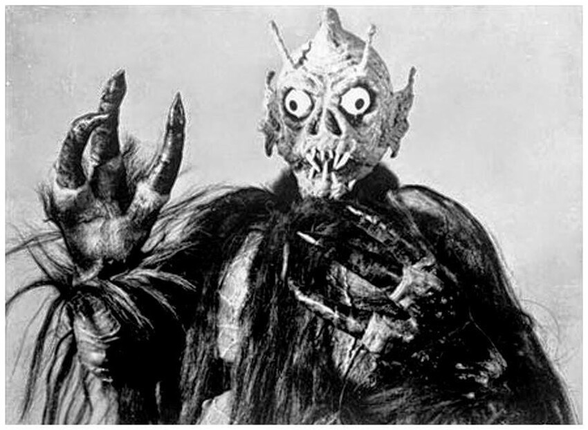 И просто фотки разных монстров из старых фильмов. Франкенштейн встречает космического монстра (Frankenstein Meets the Space Monster) 1965 г.