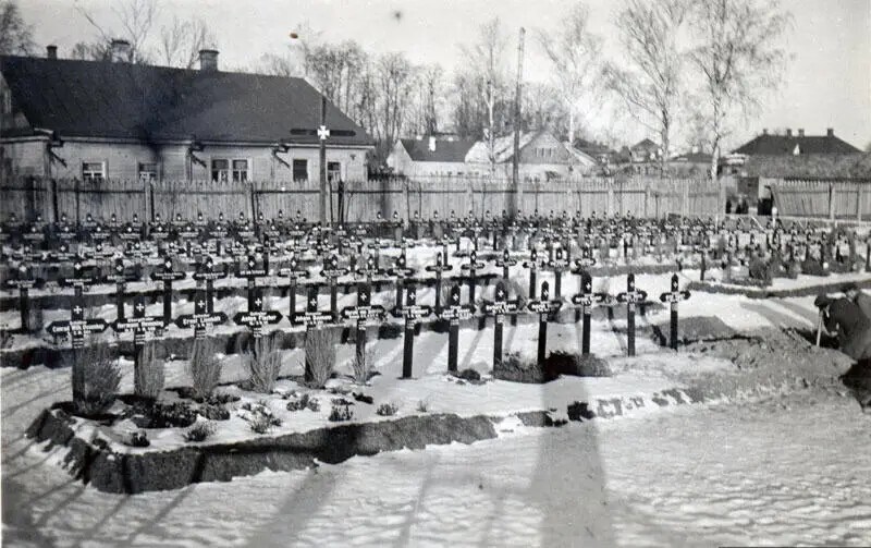 Немецкое кладбище в Порхове, заполненное Чеховичем за одно мгновение