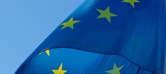 ЕС пригрозил лишить Украину финансовой помощи и «безвиза» из-за решения КСУ.