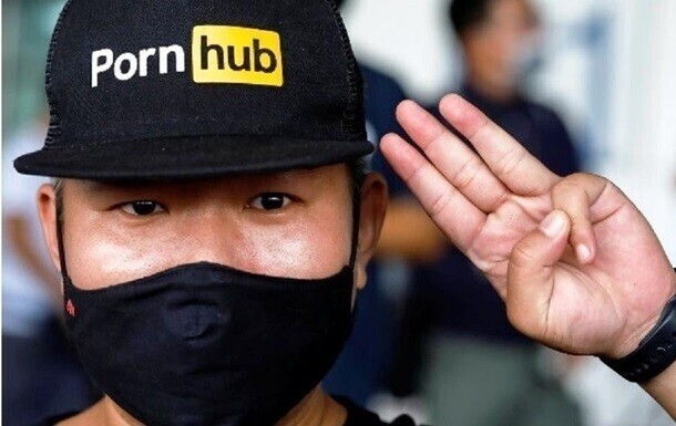 После блокировки PornHub жители Таиланда вышли на марш протеста